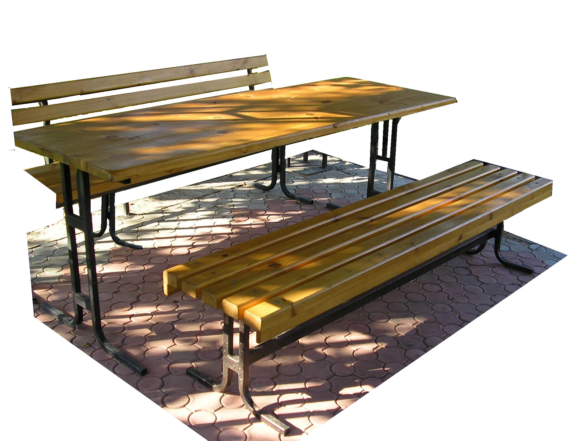 Уличные столы из металла